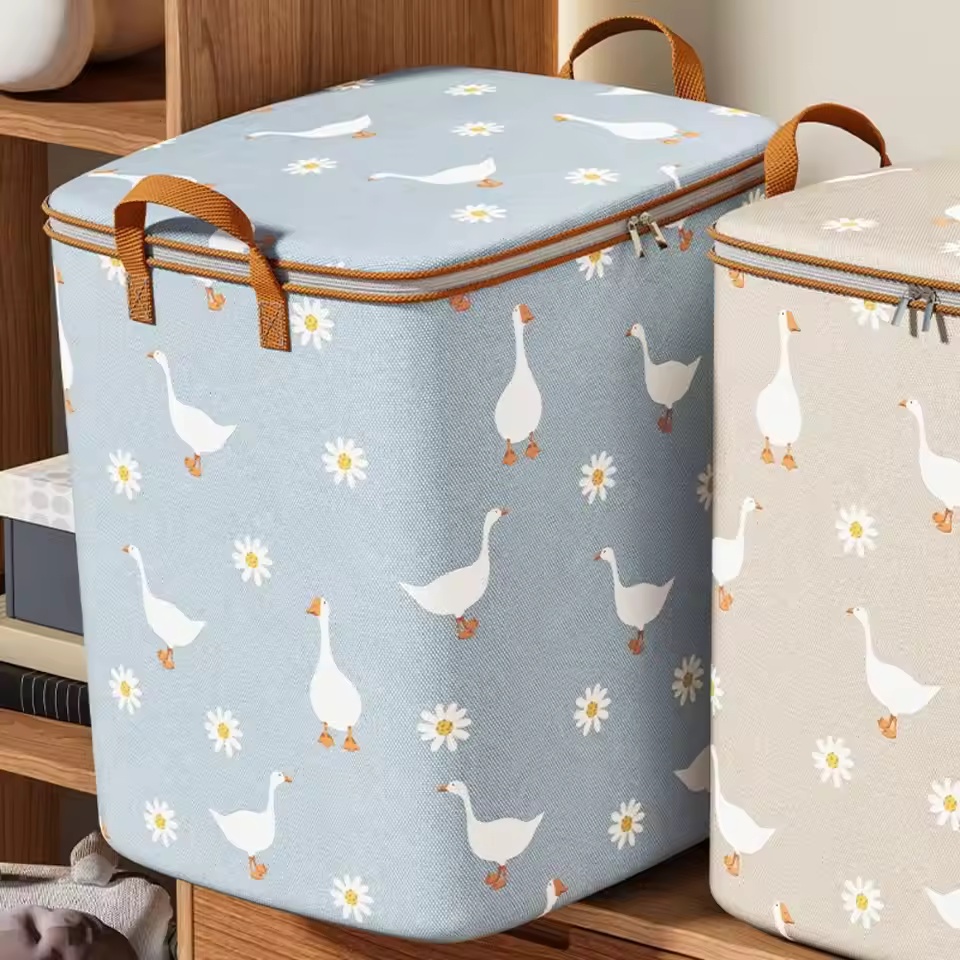 Winter Clothing Organizer - Daisy Goose Storage Bag For Quilt